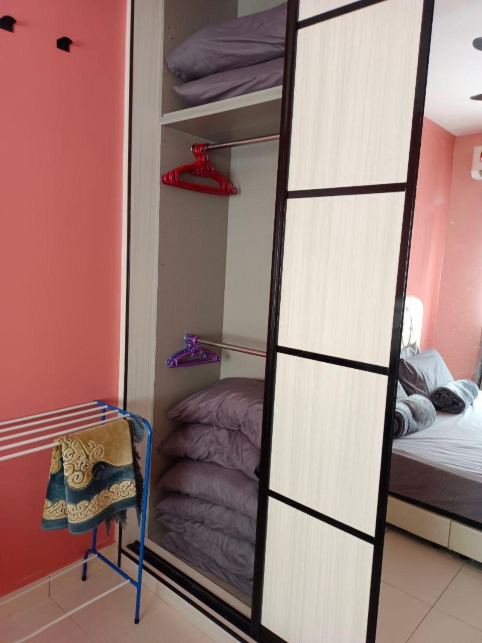 Nena Homestay Setia Alam, Air Conditioned, High Speed Internet Shah Alam Exteriör bild